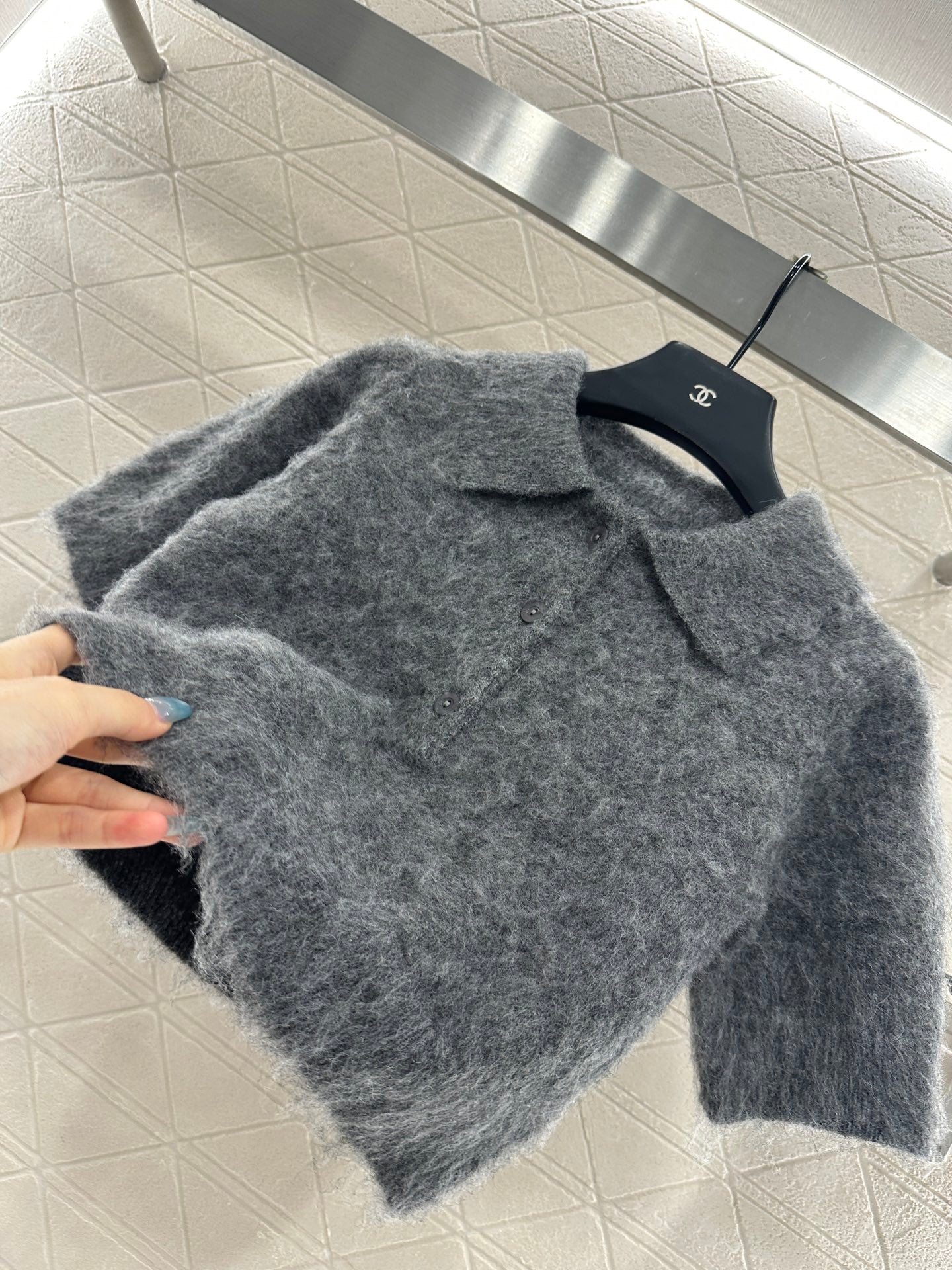 25fw Half open lapel knitted top