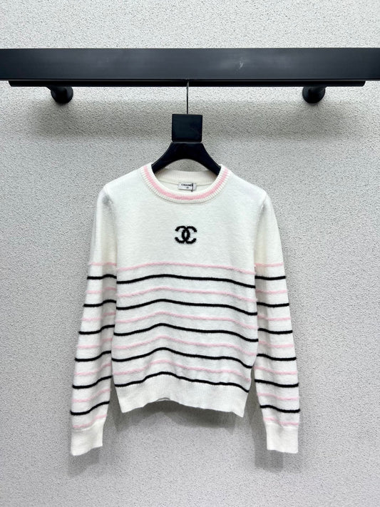 Striped knitted wool