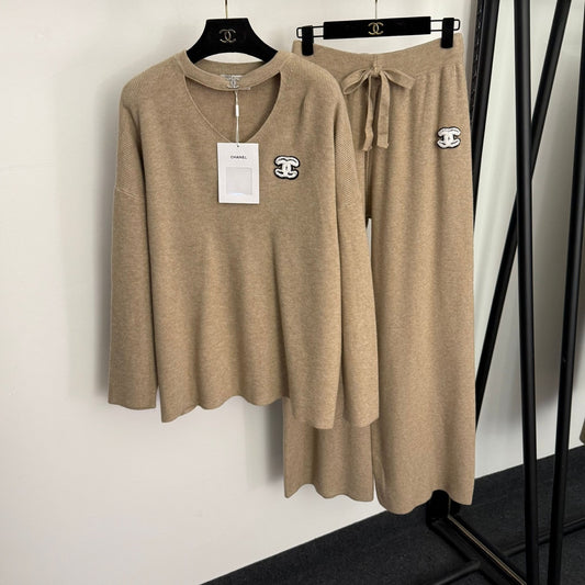 Relaxed-style knit set