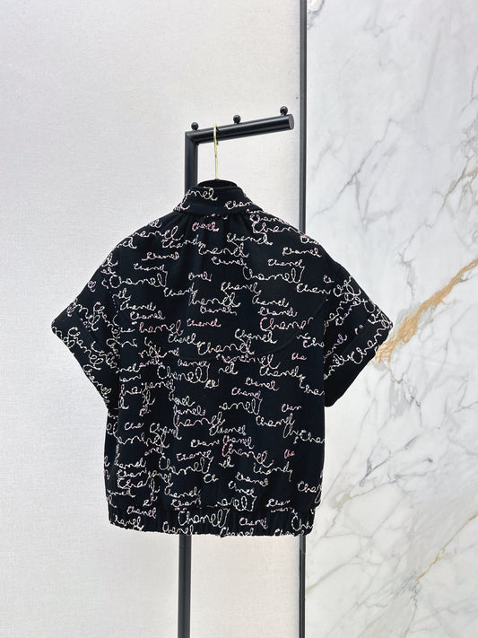 Stand-up collar vest