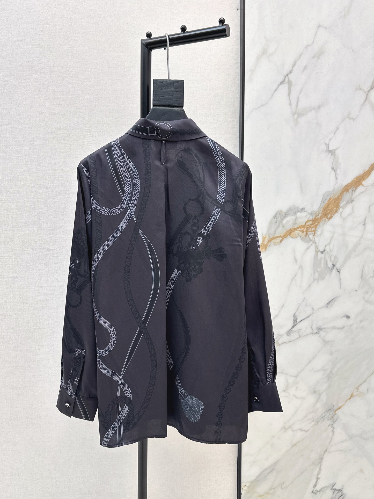 Long-sleeved printed shirt/straight-leg trousers