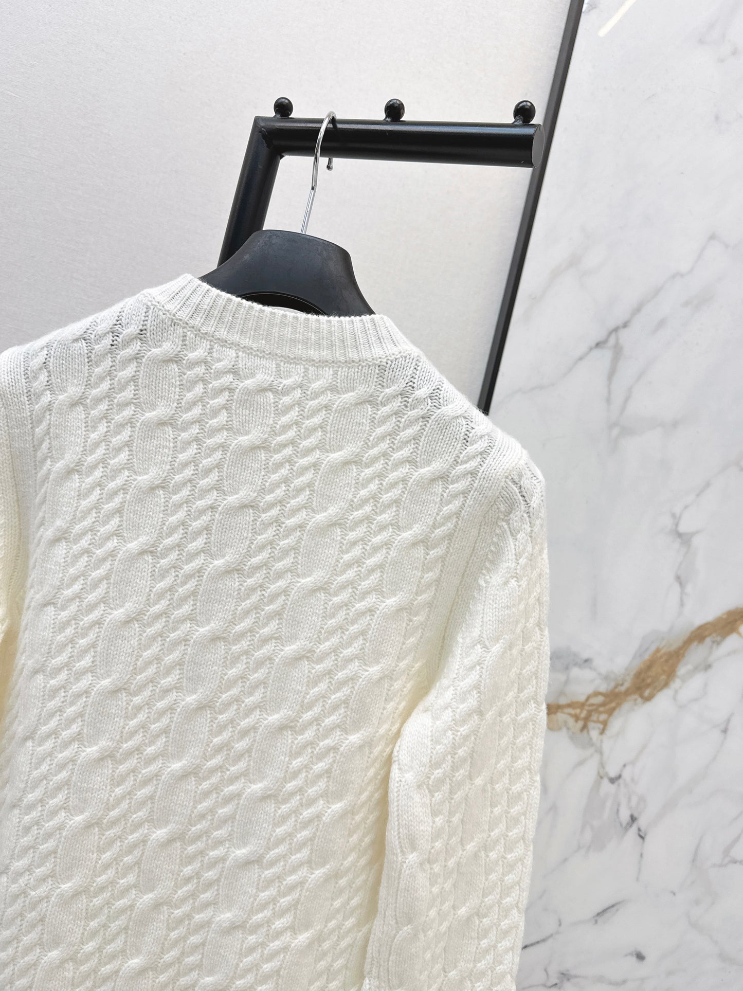 Crew Neck Cable Knit Cashmere Sweater