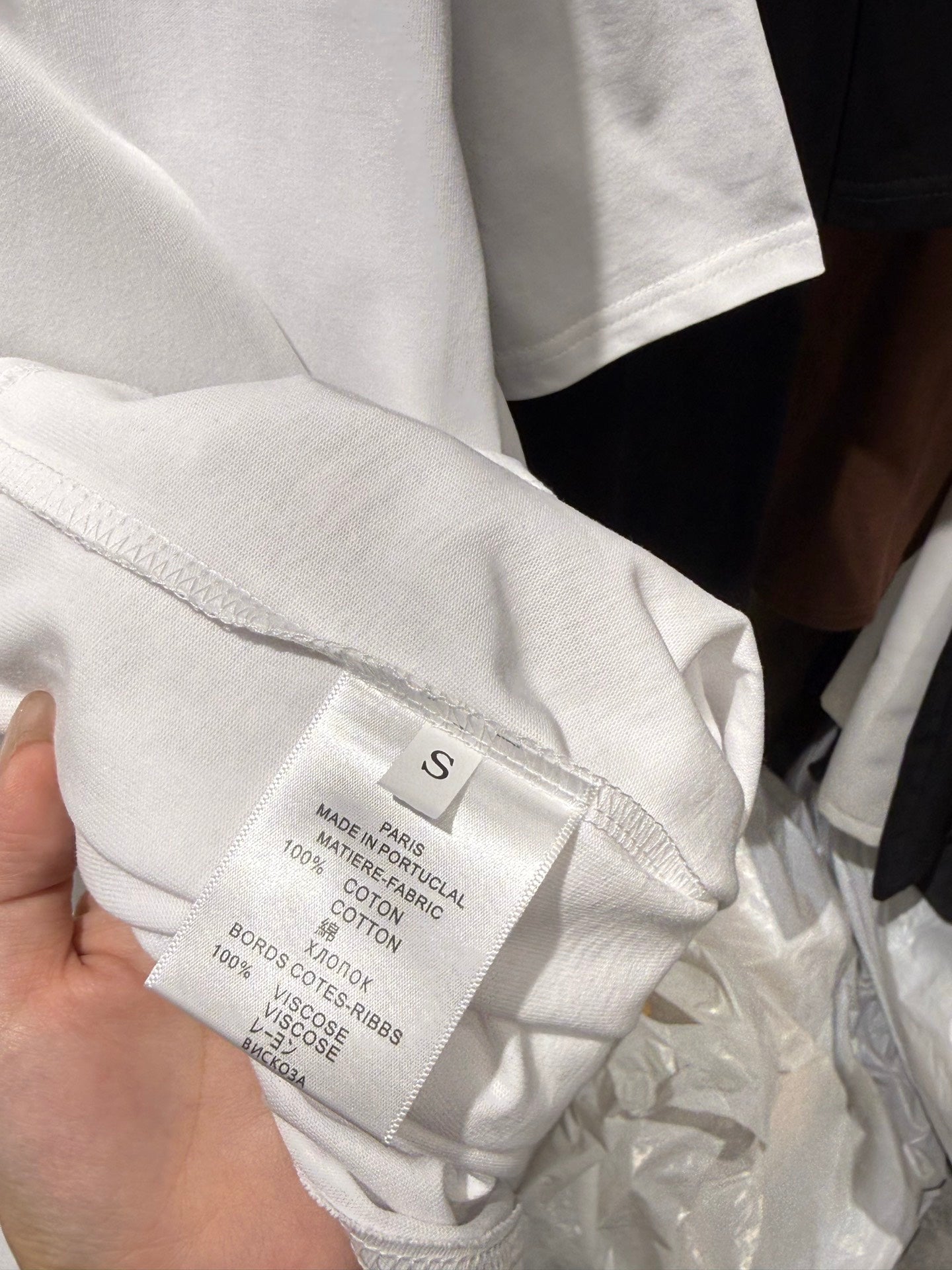 Crew neck short-sleeved shirt