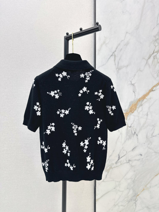 Four-leaf clover inlay T-shirt