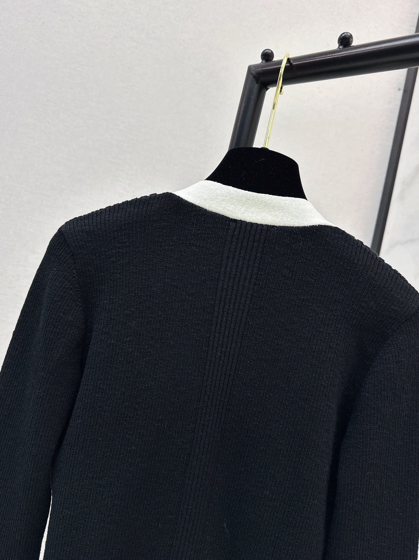 Color-blocked knit cardigan