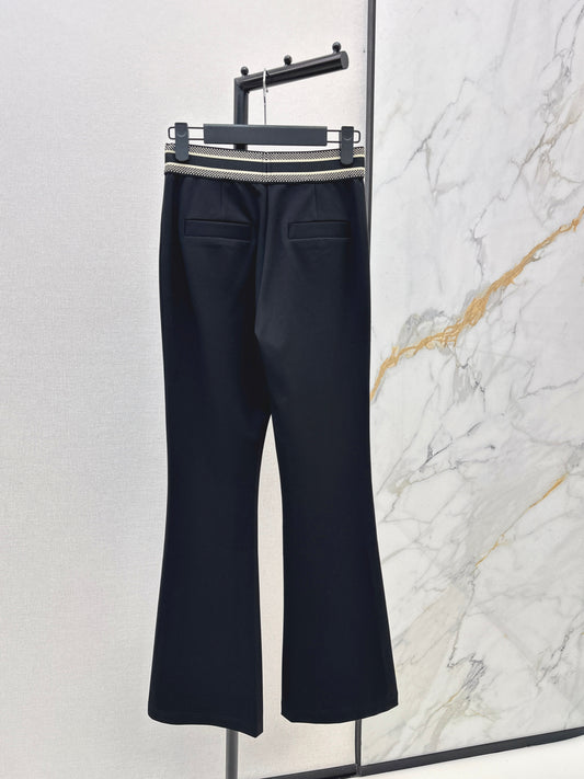 Flared, mid-high waist, stretch leggings