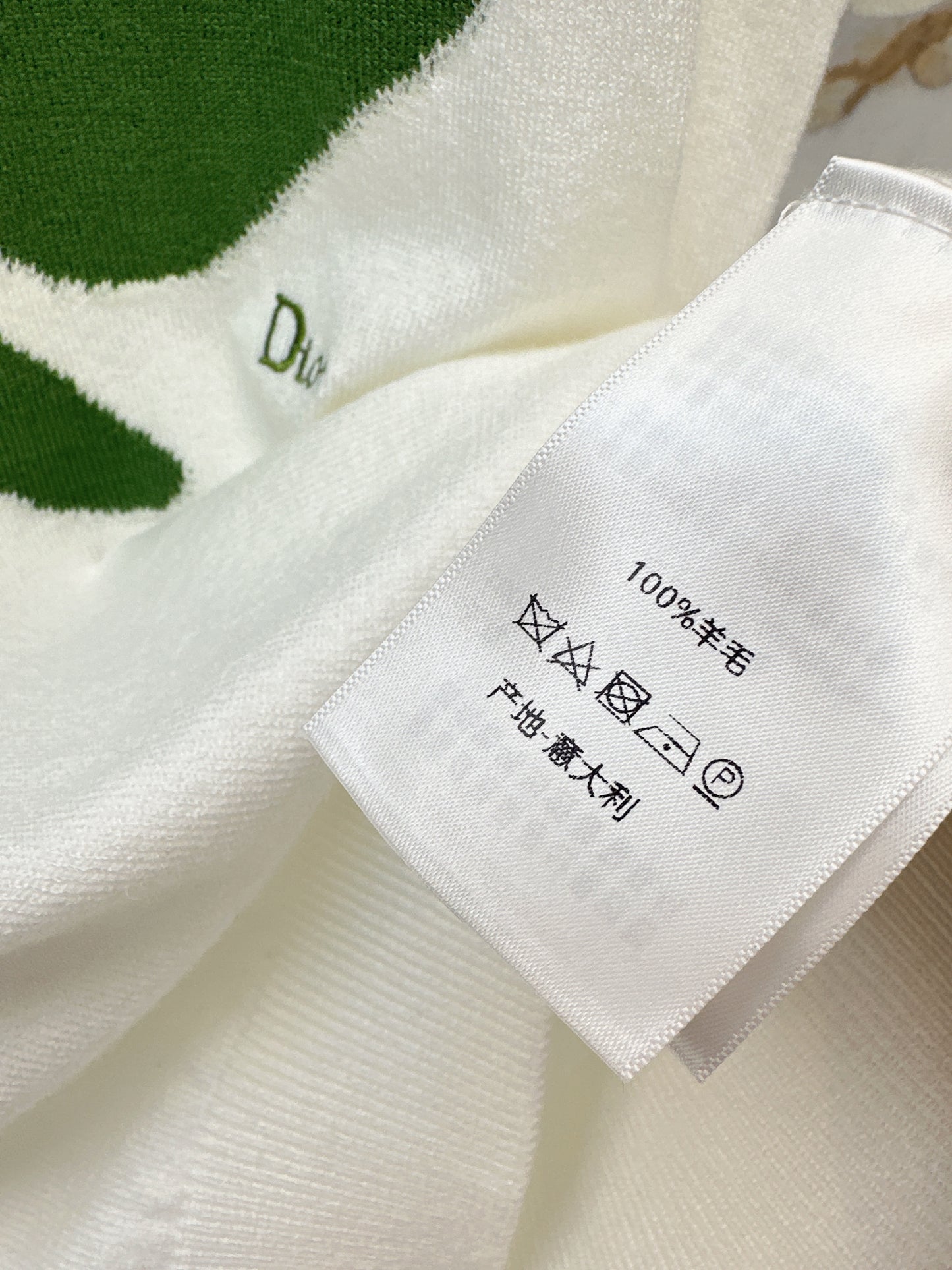Four-leaf clover knit T-shirt