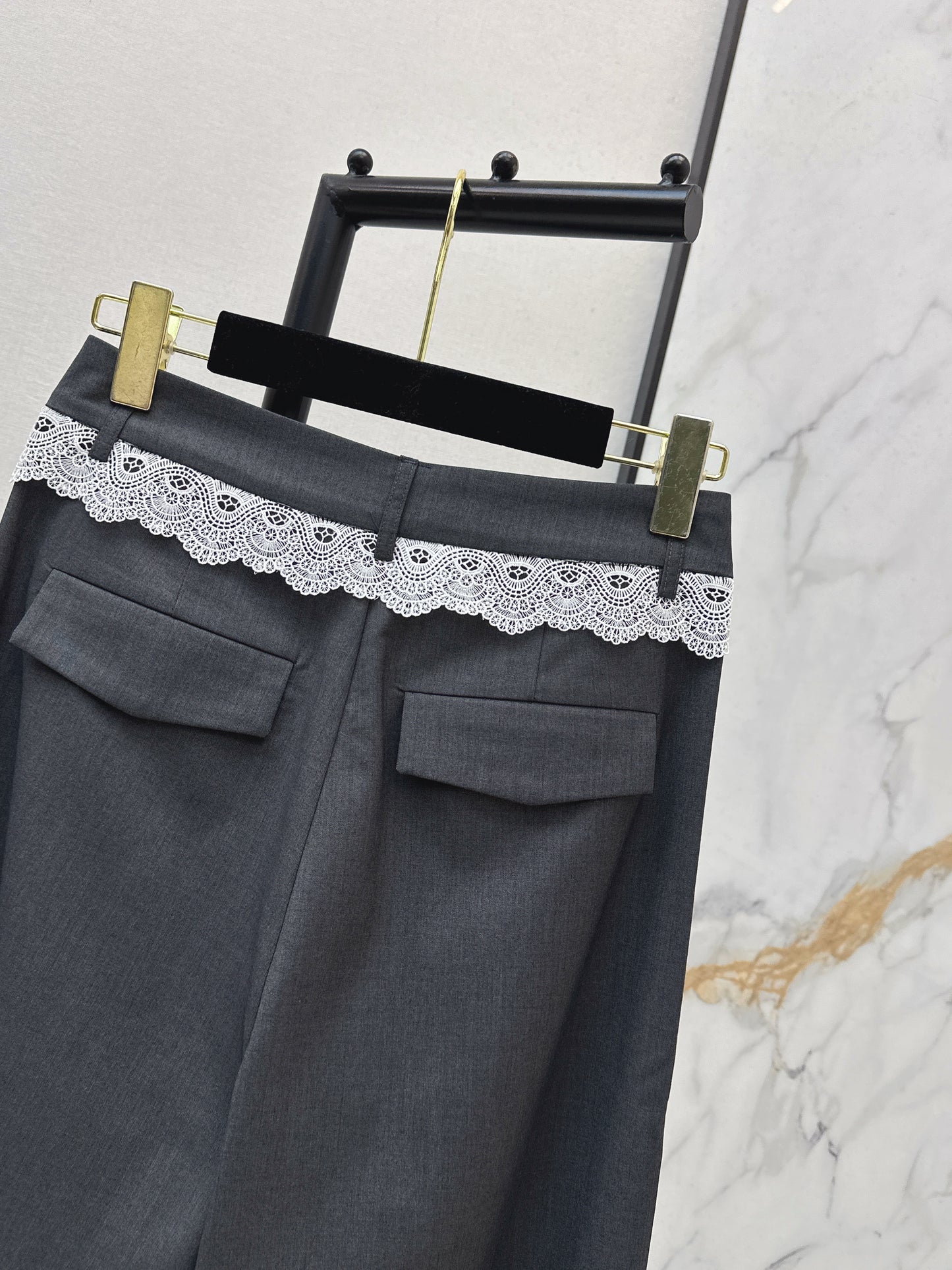 26ss Straight-leg trousers with lace trim