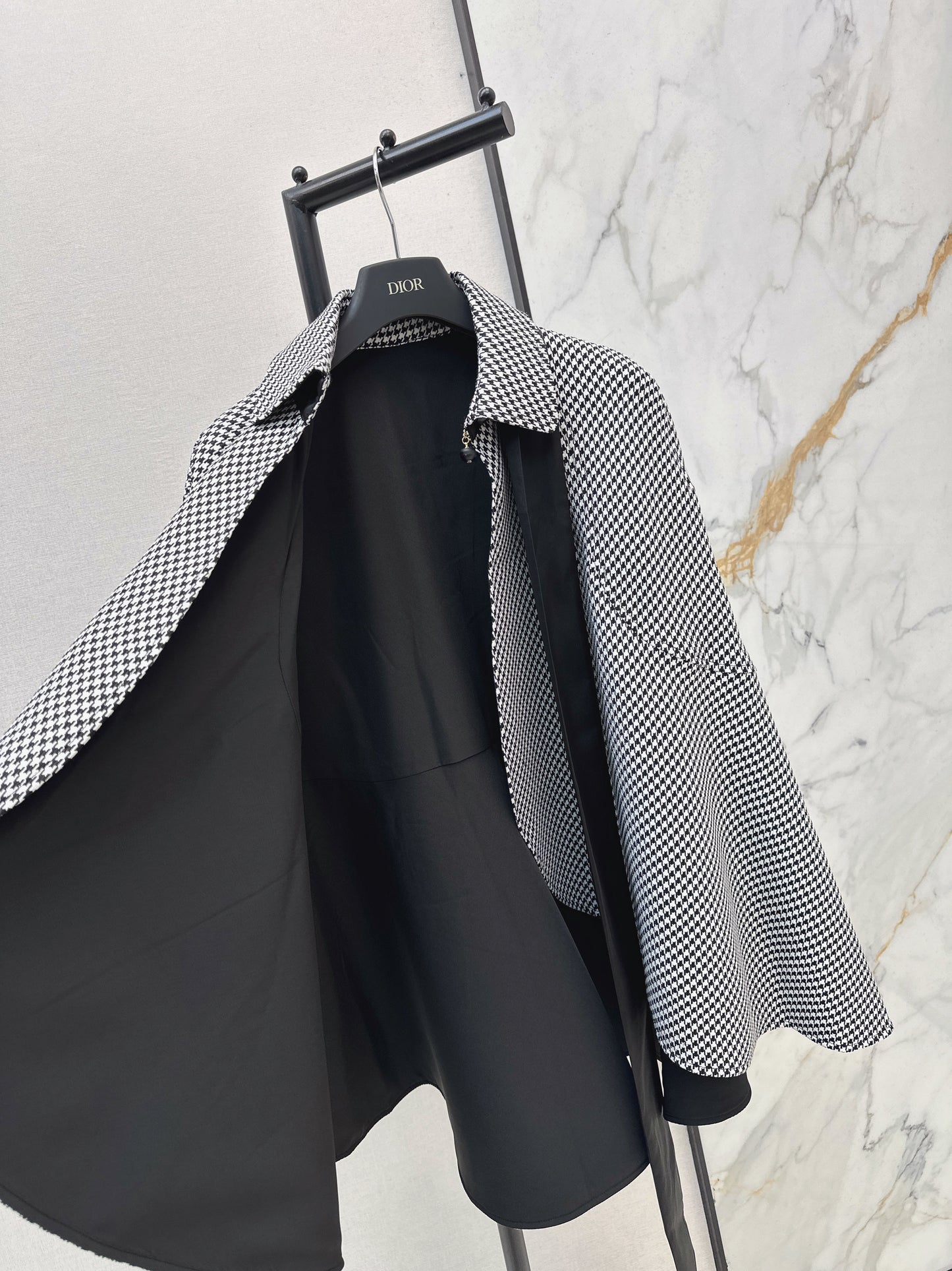 26ss Bow-tie cape
