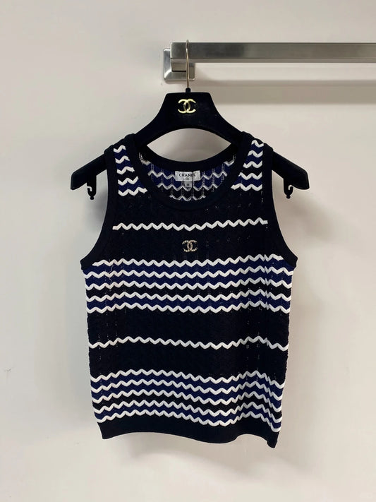 26ss Wavy knitted vest