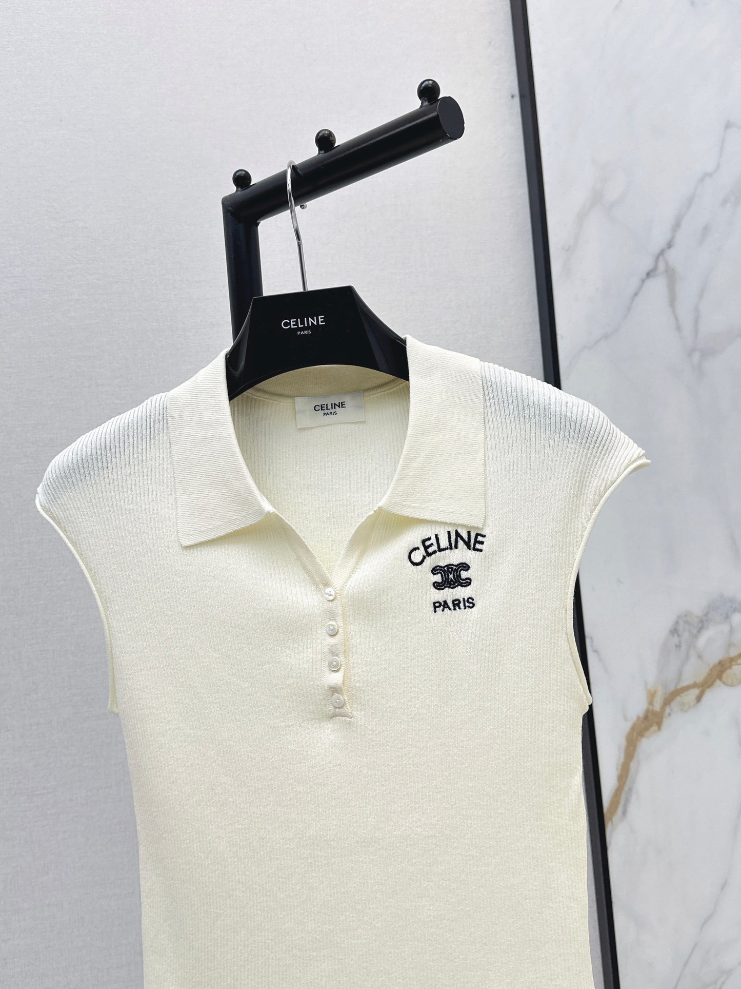 26ss Youthful Collared Top