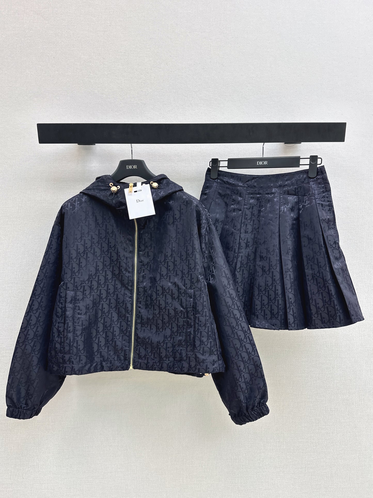 26ss Youthful pleated jacket /skirt