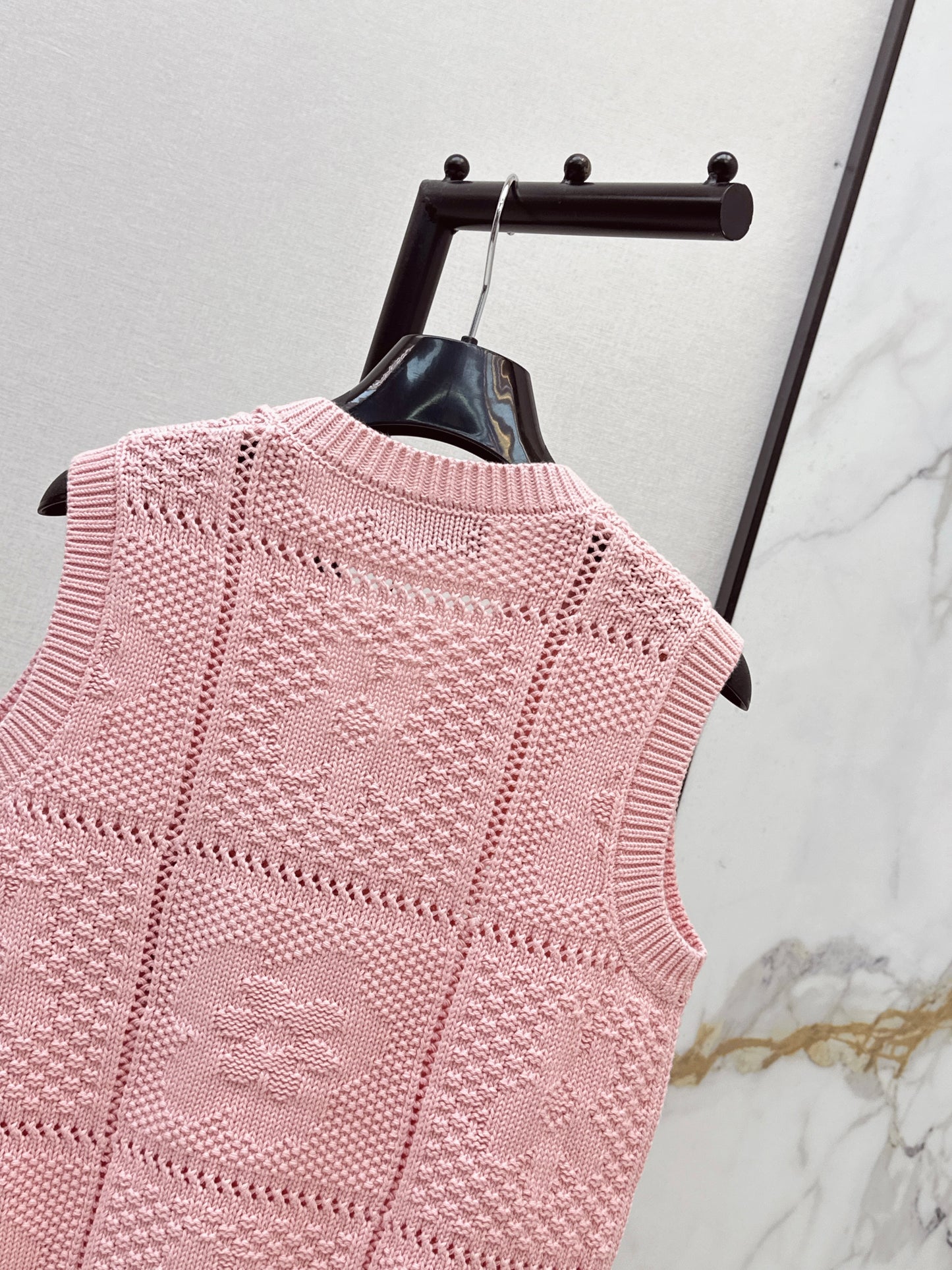 26ss 3D Floral V-Neck Knit Vest