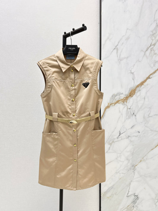26ss Triangle Flag Decorated Lapel Dress