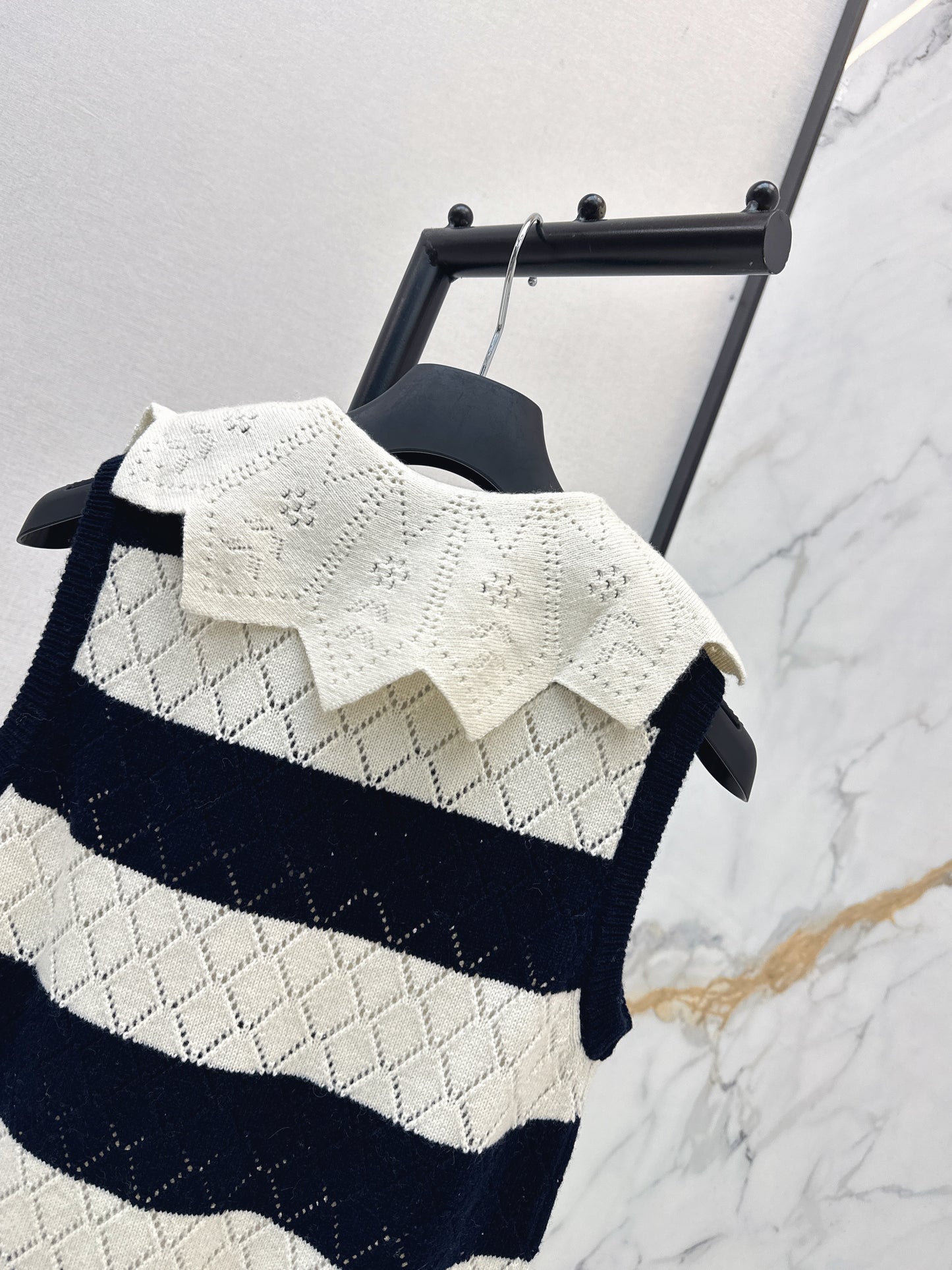 26ss Hollow Lace Knit Vest