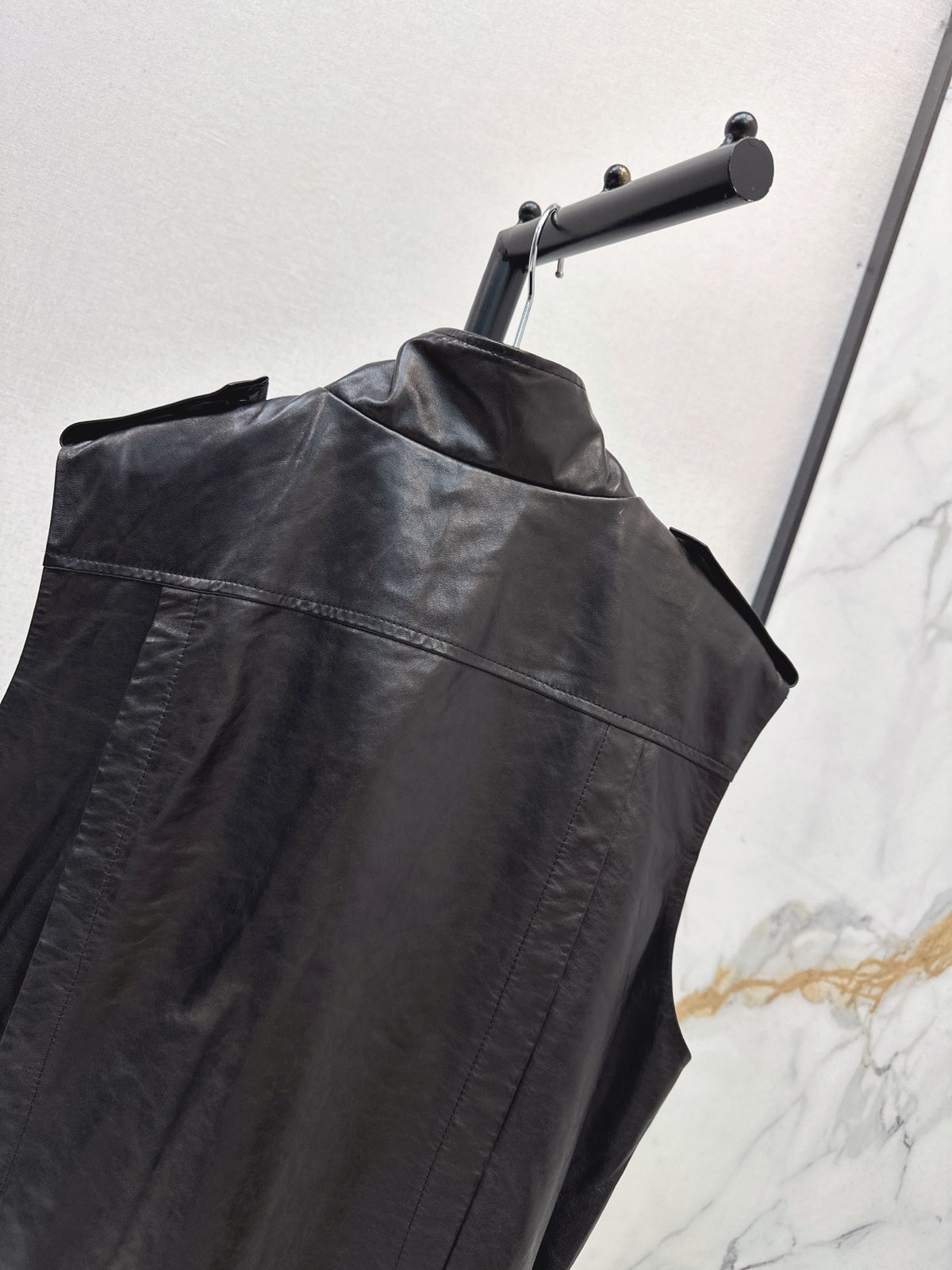 Yves Saint Laurent/26 Early Spring Latest Leather Vest