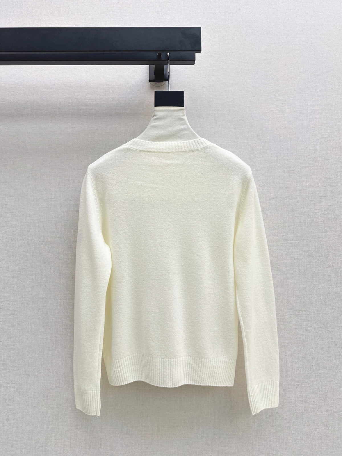 26Latest Early Autumn Logo-Embroidered Knit Pullover