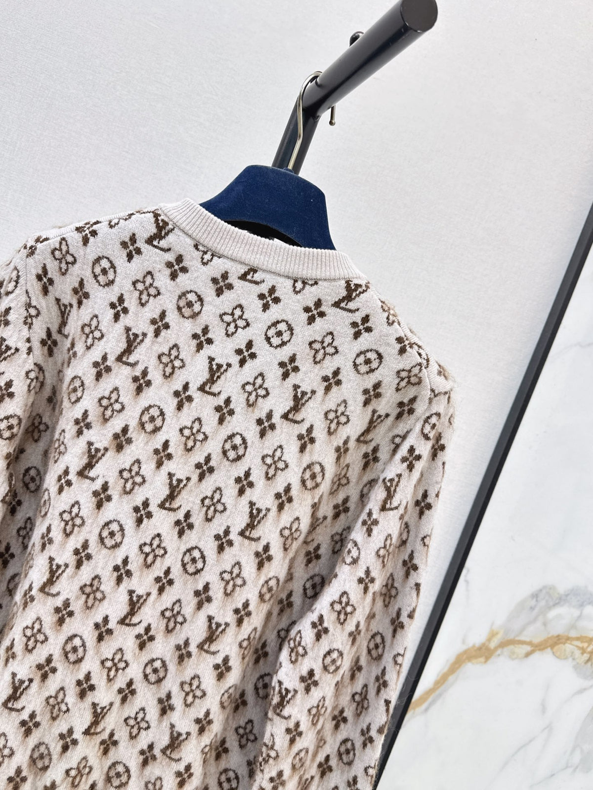 26Latest Classic Logo Crew-Neck Cardigan (Fall/Winter Collection)