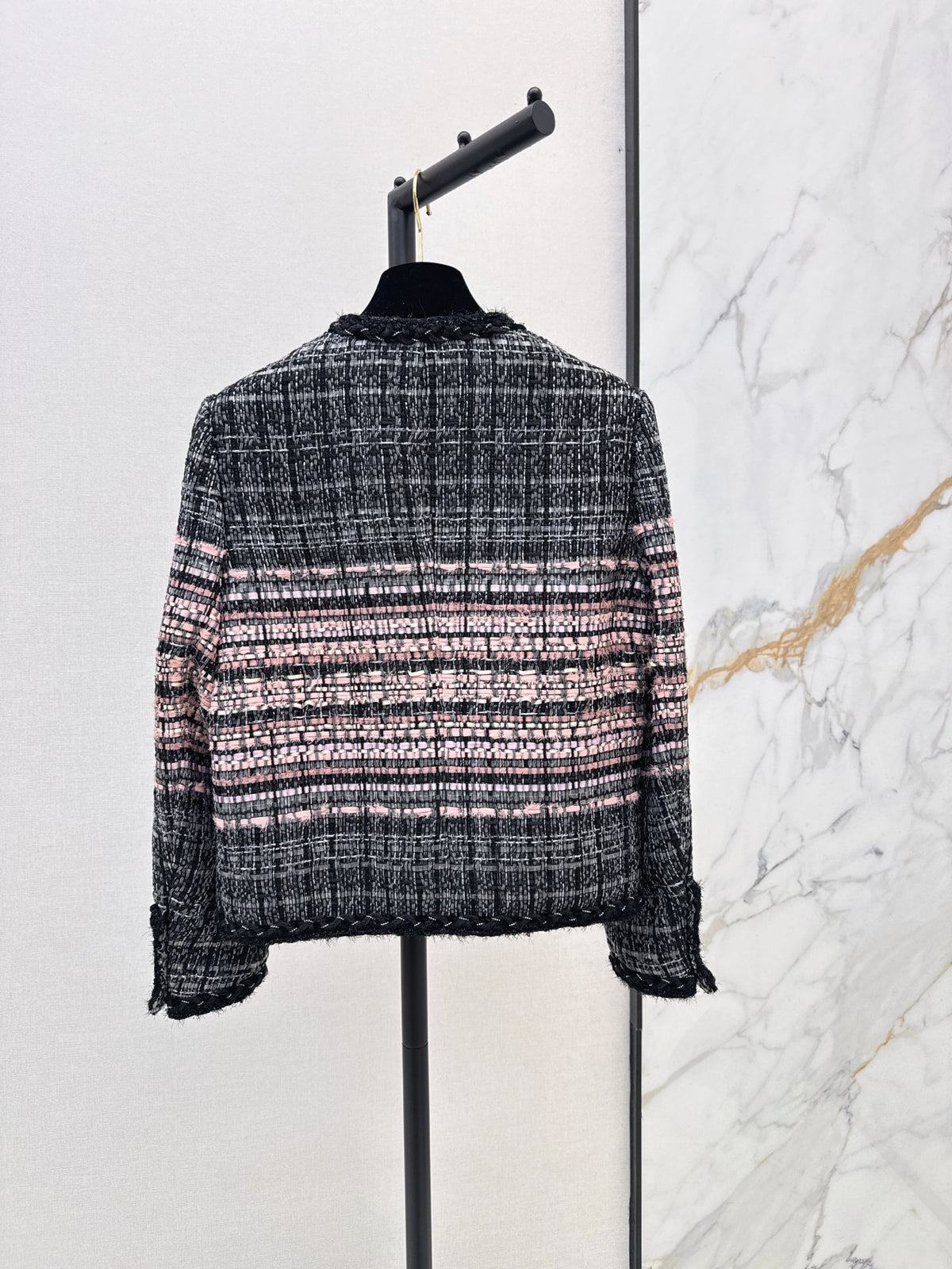 26Latest Autumn/Winter Knit Jacket with Dual Pockets and Crew Neck