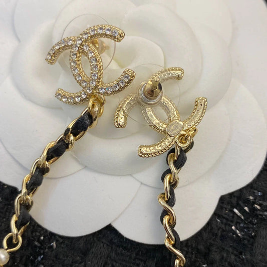 Double C pearl chain earrings