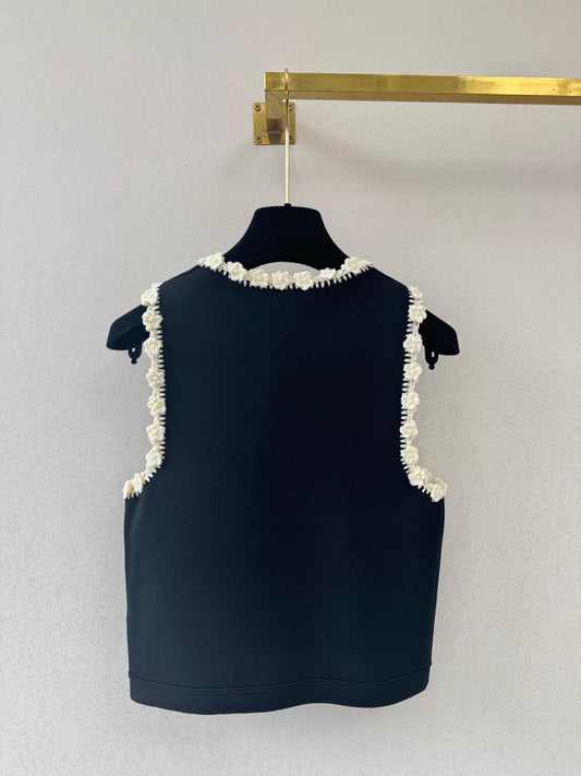 26ss Pearl Flower Decorated Knitted Vest