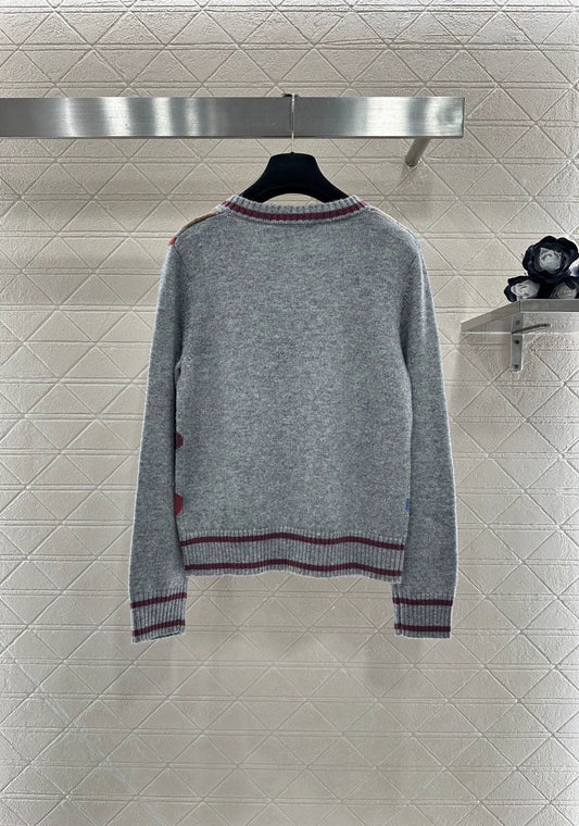 Lingge Embroidered Knitted Hooded Sweater