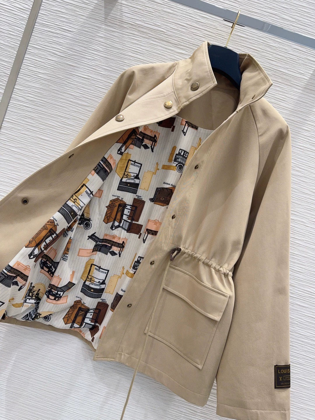 26New Long-Sleeve Windbreaker with Pockets and Drawstring