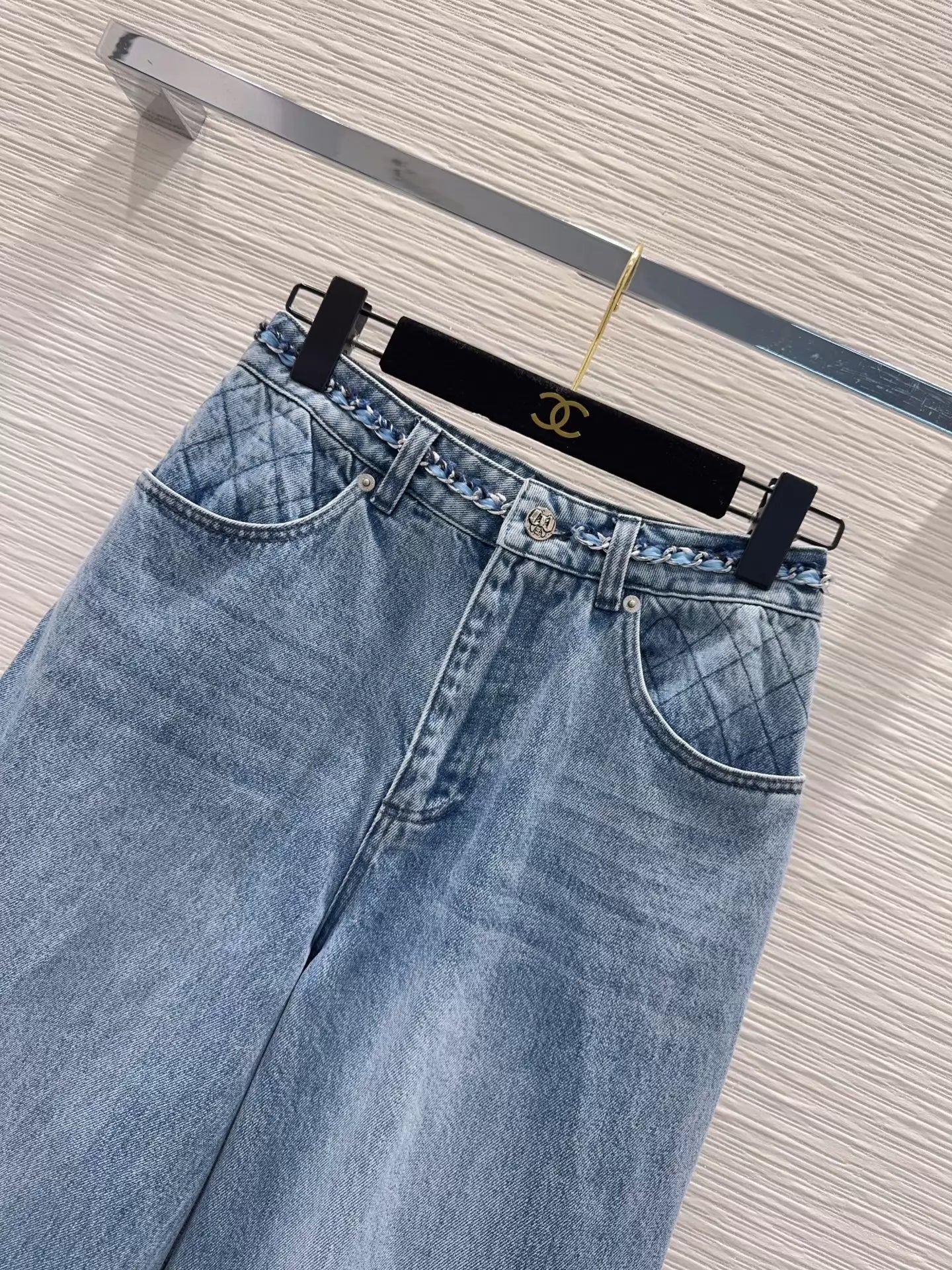 Antique yeast wash jeans