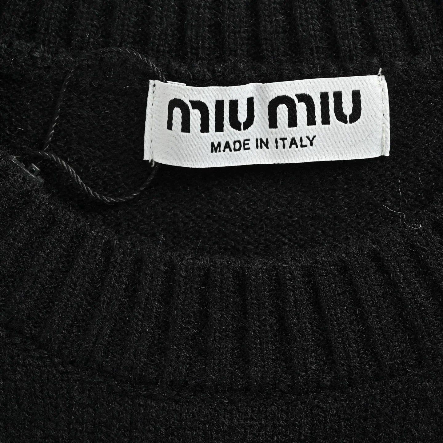 25fw Letter jacquard round neck sweater