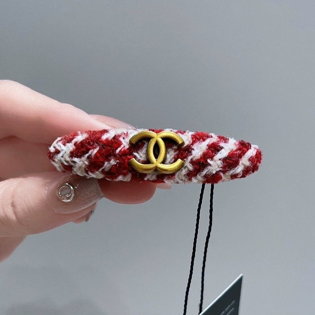 Red duckbill clip
