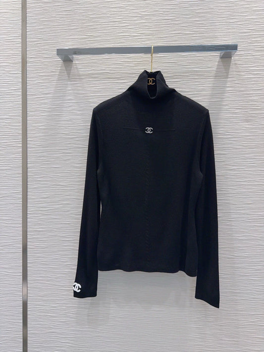 26New High-Neck Long-Sleeve Base Layer with Logo