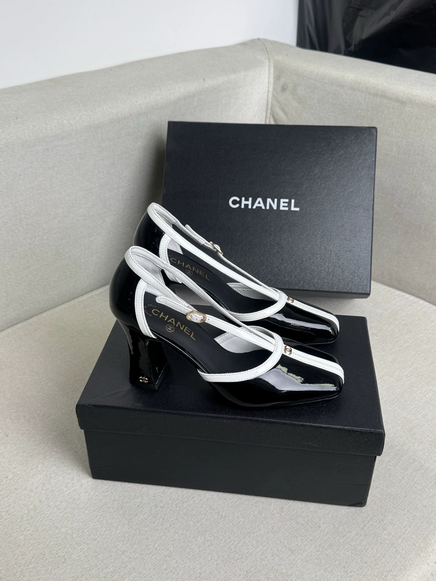 26ss Chunky Heels
