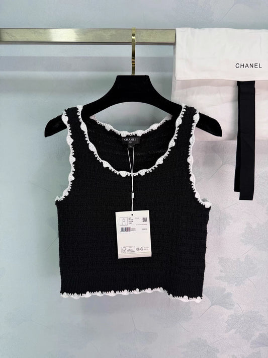 U-neck vest