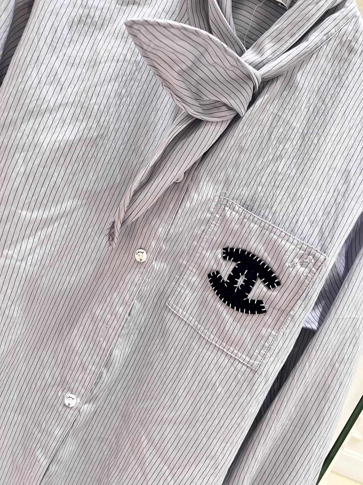 Vertical striped shirt