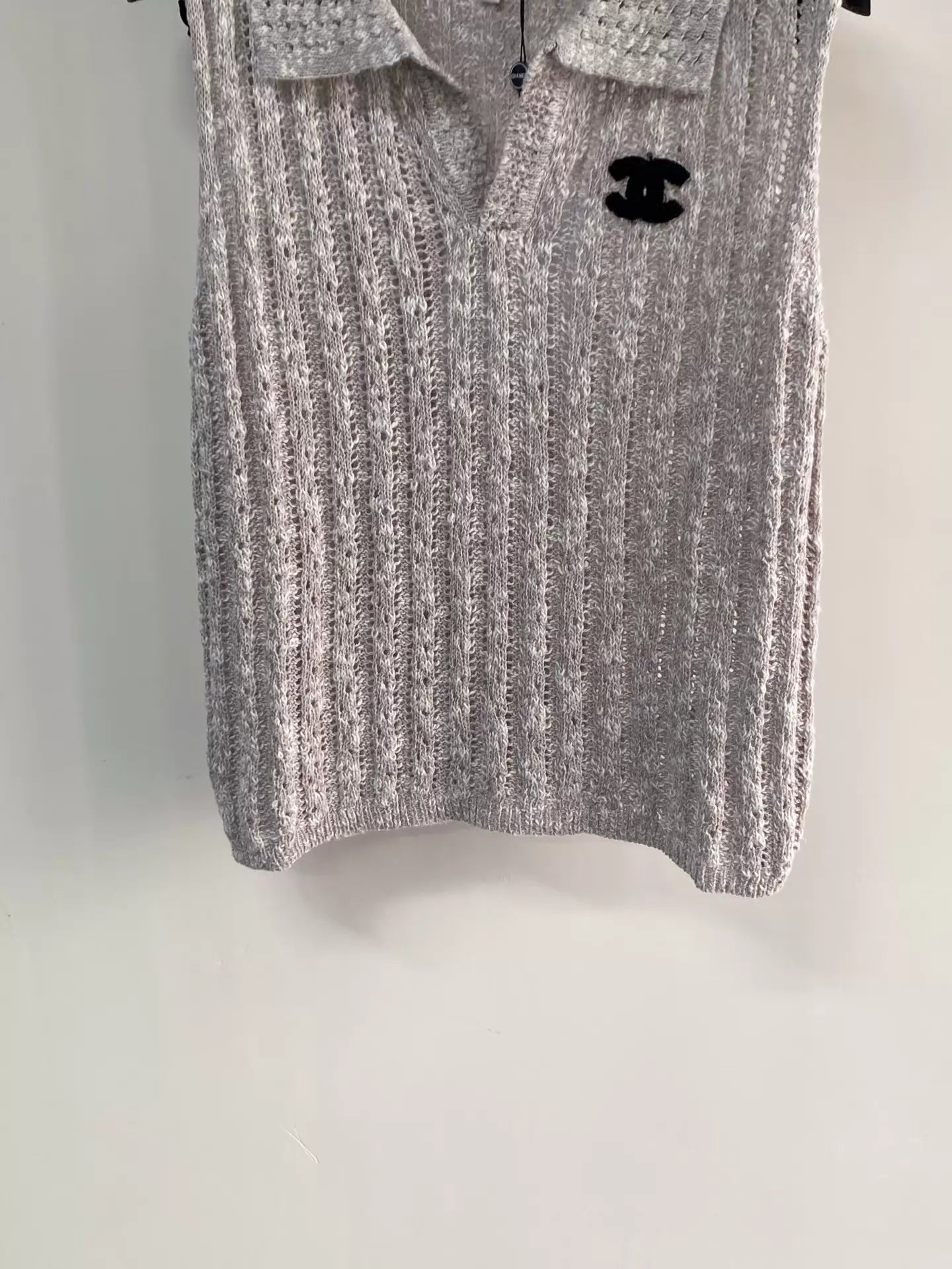 26ss 3D textured vest