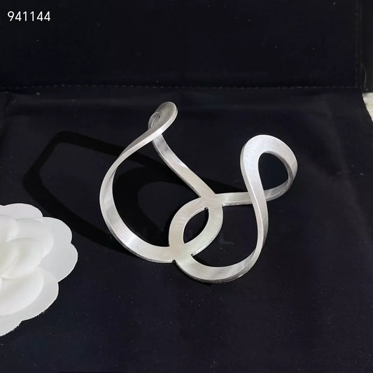 Silver three-dimensional wide bracelet