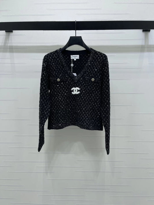 Heavy-duty sequined V-neck long-sleeved top