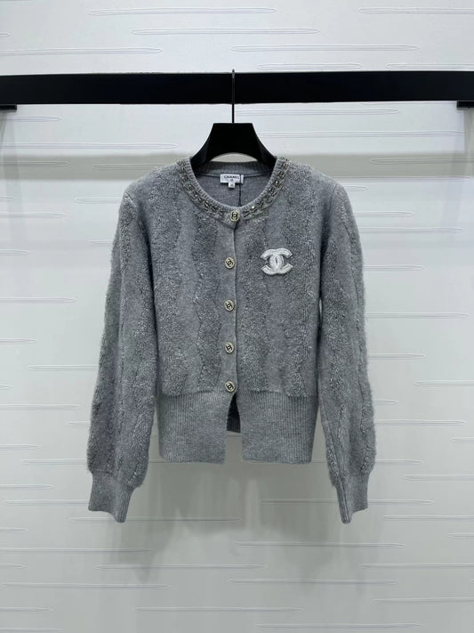 Heavy-duty beaded cardigan