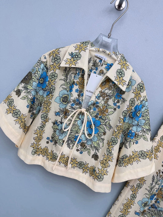26Vintage-Style Floral Linen Two-Piece Set