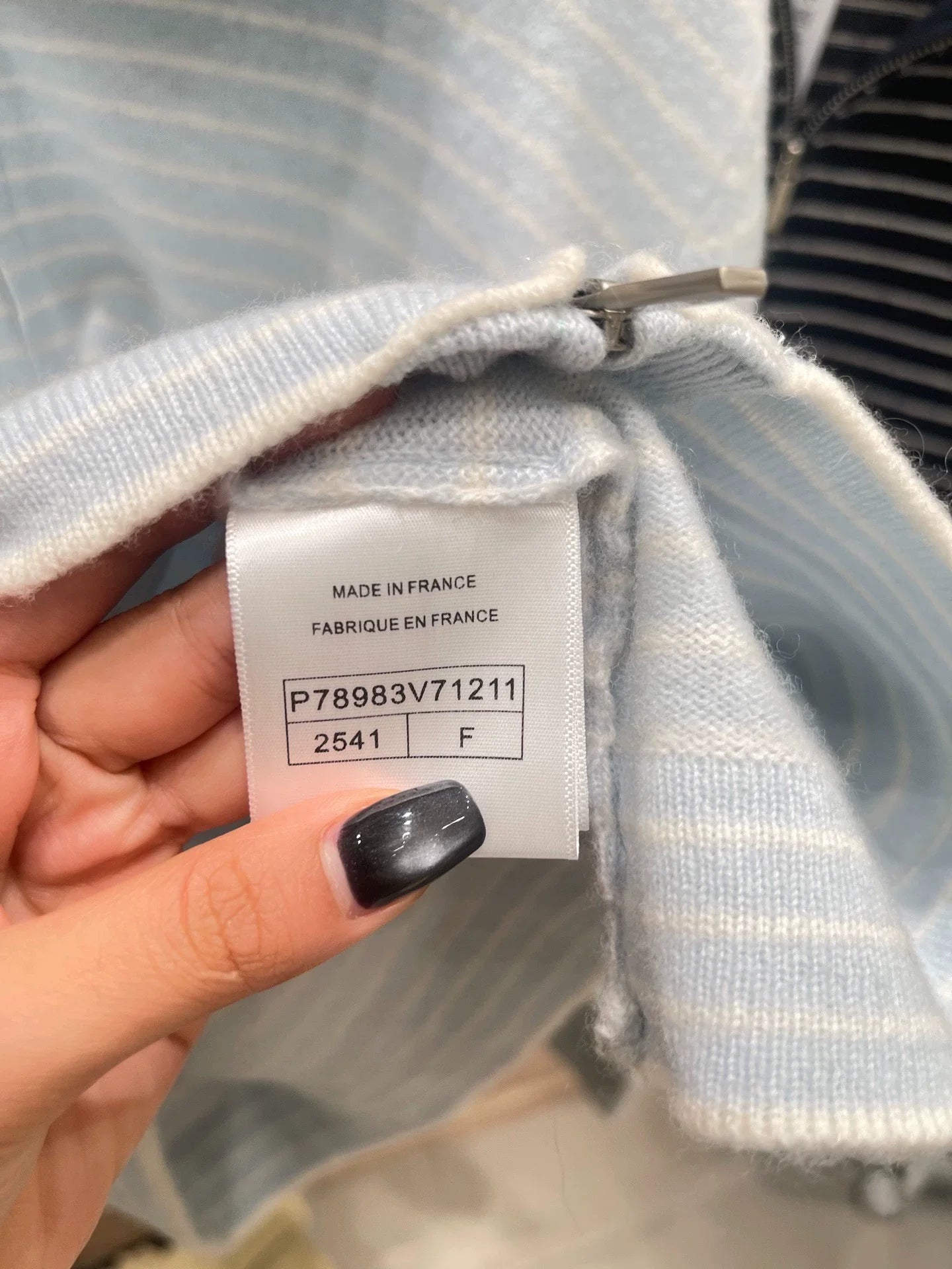 25fw White striped zipper sweatshirt(Medieval Series)