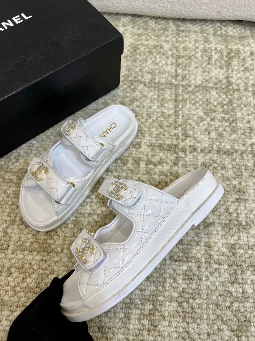Velcro beach flip-flops