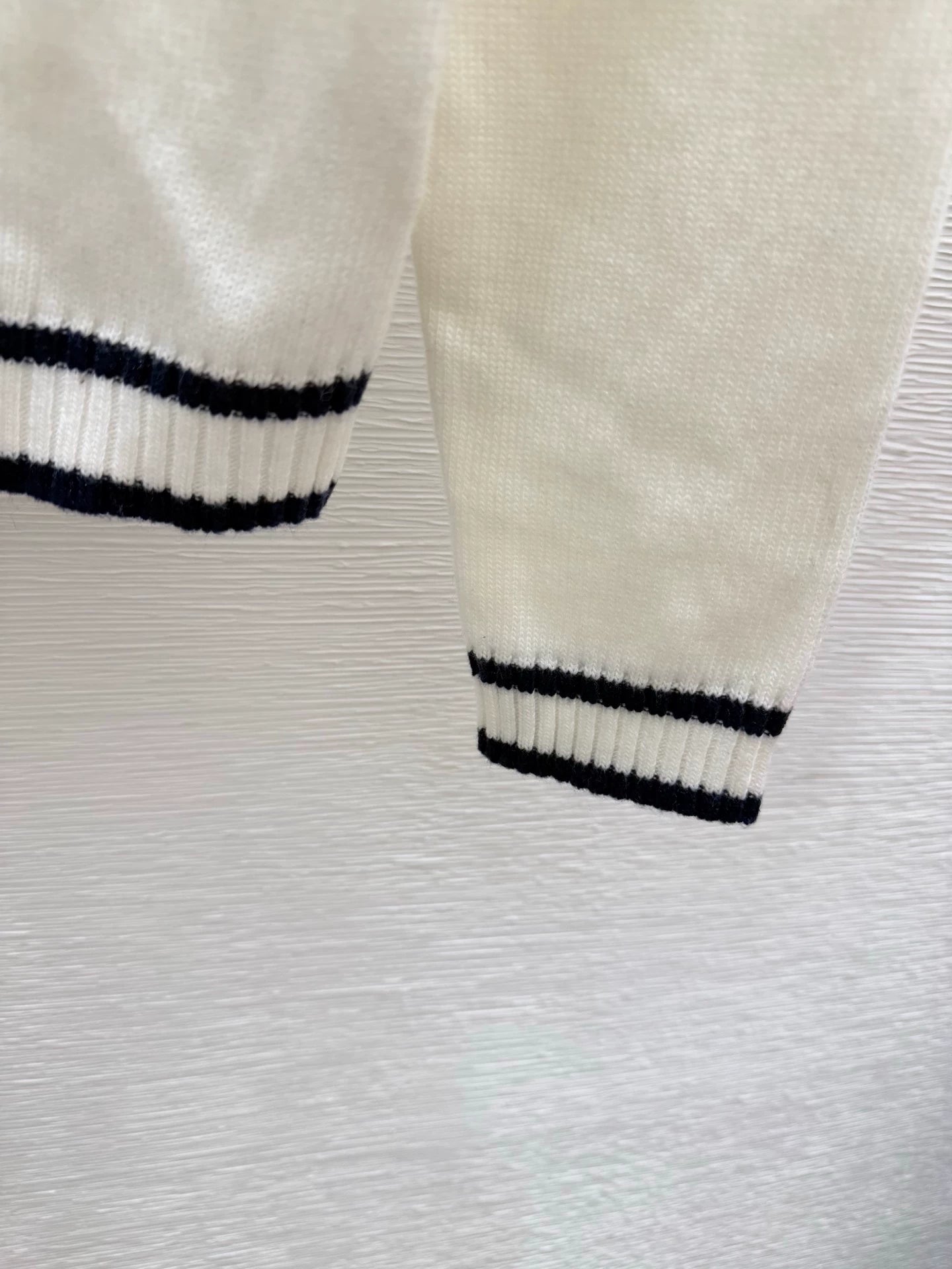 25fw Double C sweater