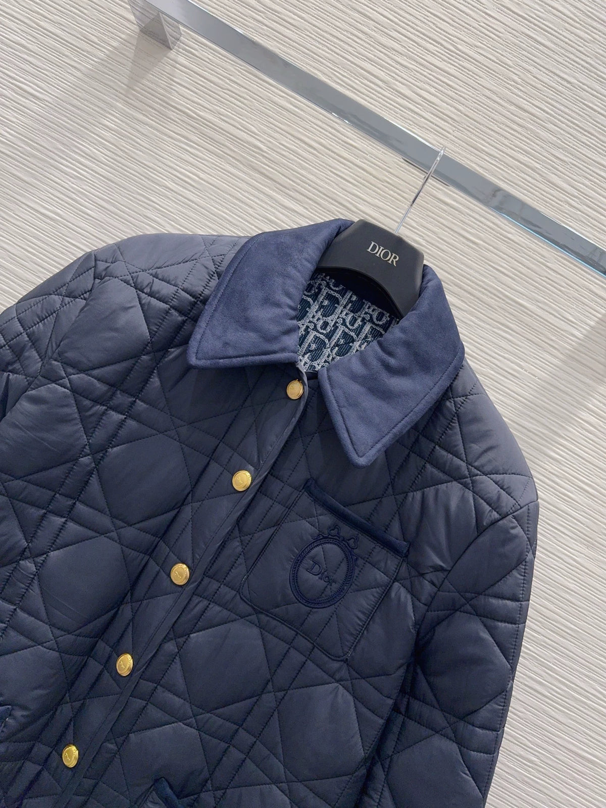 26New Quilted-Pattern Long-Sleeve Padded Jacket
