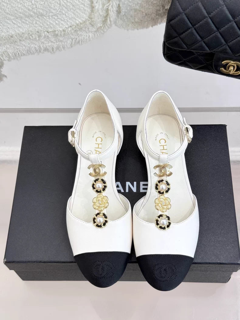 T-strap Mary Jane shoes