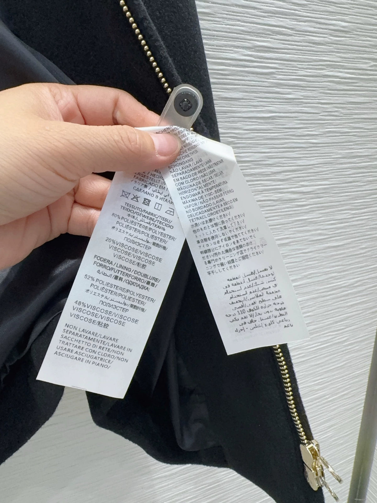 26Long-Sleeve Mid-Length Wool-Blend Coat with Lettered Belt