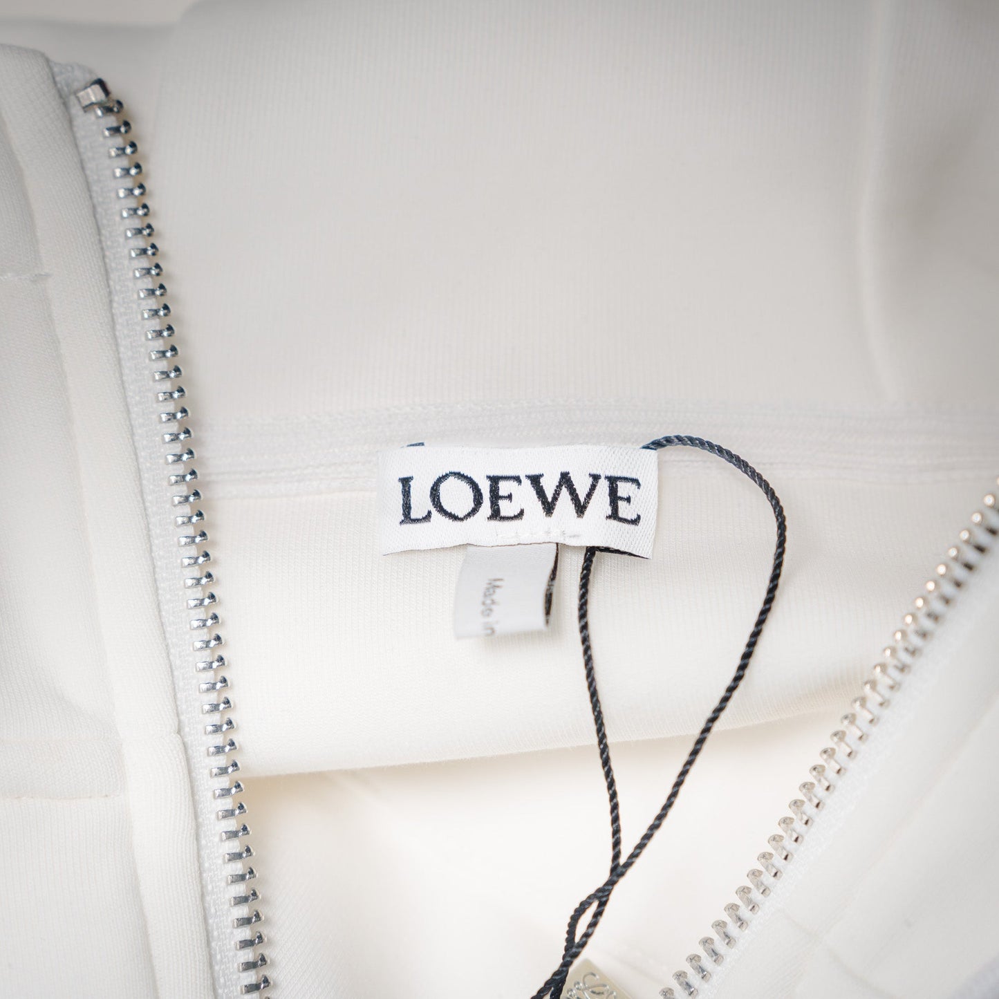 Loe 25fw hoodie jacket