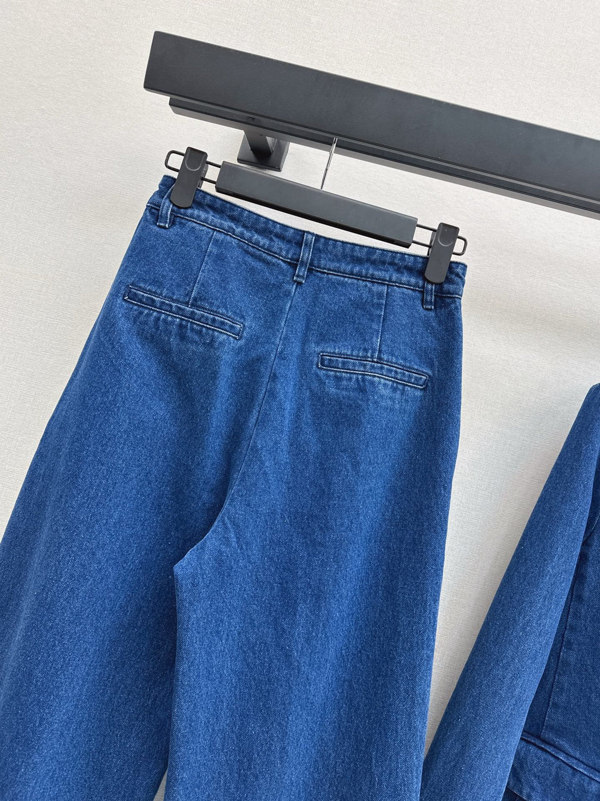 26FW New Straight-Leg Jeans with Belt Detail π©΅