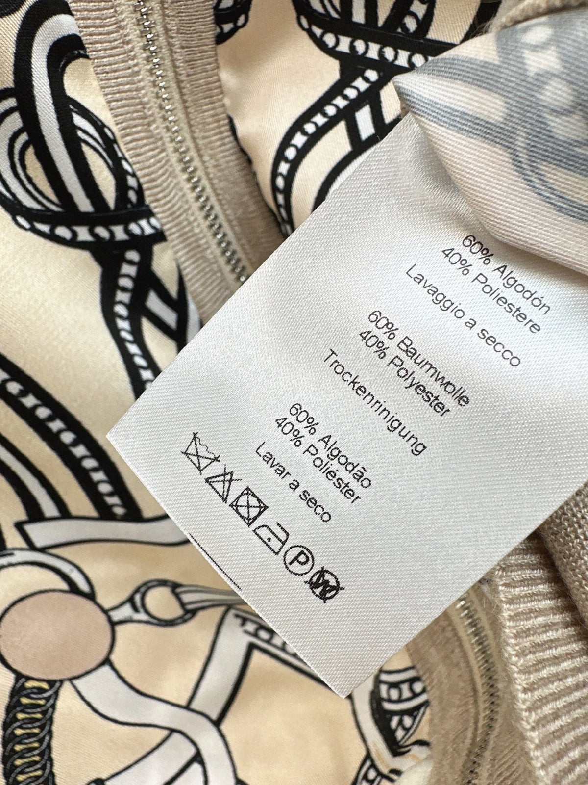 26FW New Long-Sleeve Knit Cardigan with Rayon-Blend Printed Panel π€