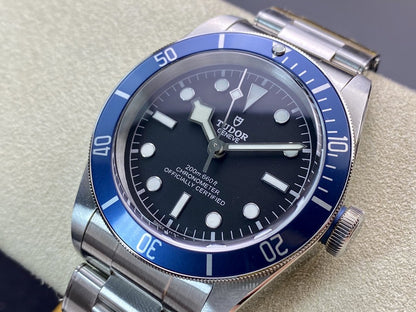 HERITAGE BLACK BAY 41MM BLUE BEZEL