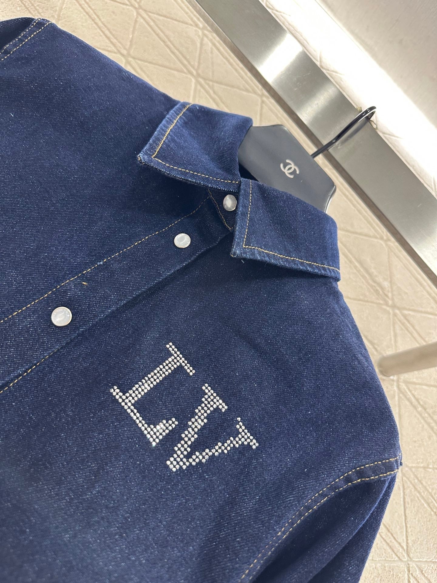 25fw Collar hot pressed diamond denim shirt